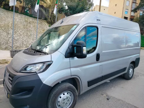 Fiat Ducato 2024 L2H2 (Deux panneaux)