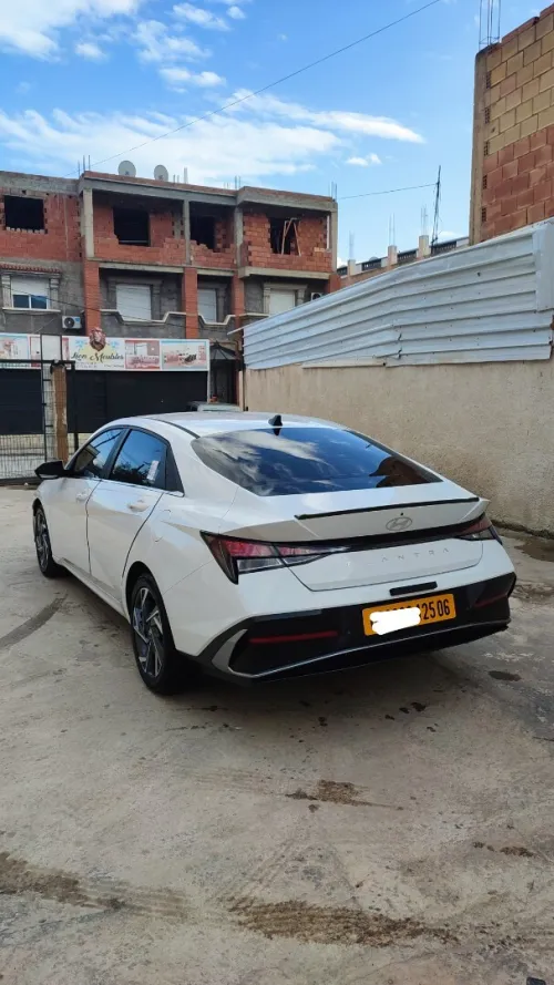 Hyundai Elantra 2025 Toutes options