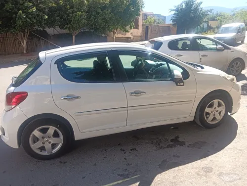 Peugeot 207 2012 Fennec
