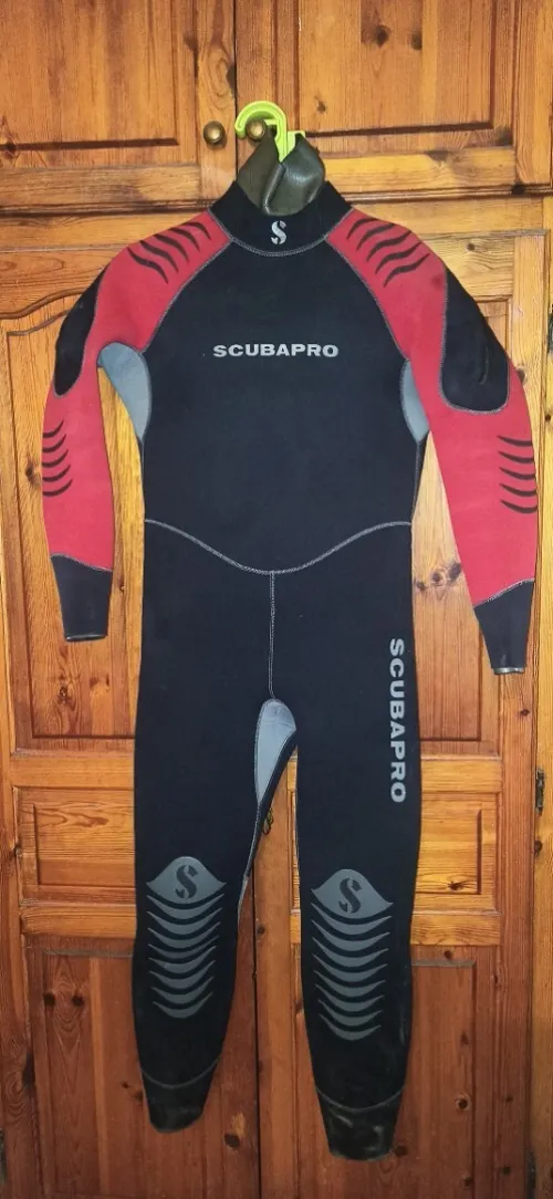 Tenue de plongée sous-marine semi_étanche
