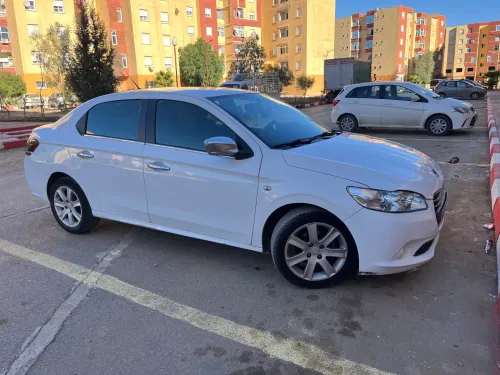 Peugeot 301 2013 Allure