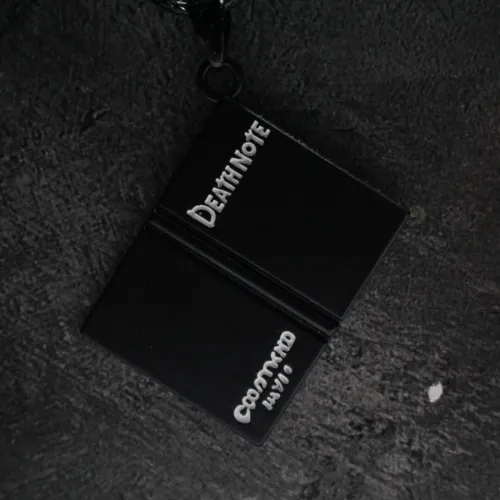 Colliers necklaces animes et mangas en gros