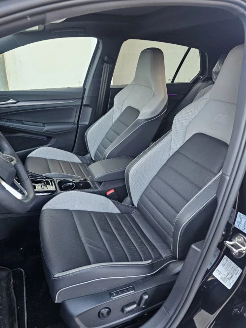 Volkswagen Golf 8.5 pro 2025 R-line