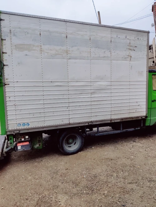 Container Container 