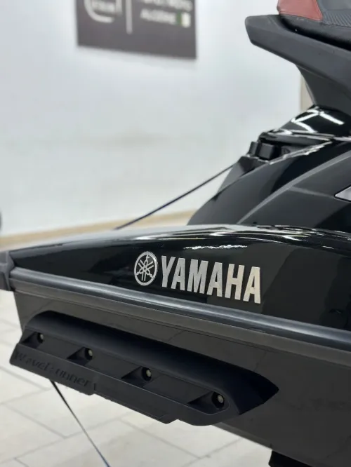 Yamaha FX 1800