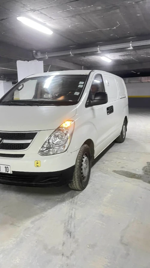 Hyundai H1 2011