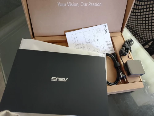 ASUS ExpertBook original (Etat neuf jamais utilisé).