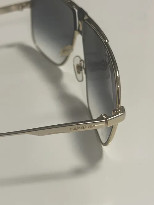 Lunettes de soleil Carrera original venu de France
