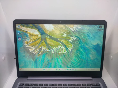 ASUS Vivobook 14 E406M / Intel N5000 / Ram 4 Gb / Disque SSD 128 Gb / 1.3 Kg / Epaisseur 17,6 mm