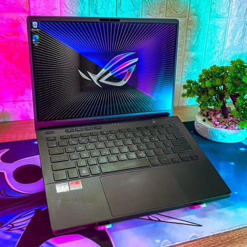 ASUS ROG ZEPHYRUS G14/ RYZEN 7-6800HS/ram 16gb/disk 512/AMD RADEON RX 6700S 8GB