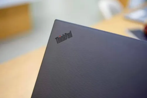 LENOVO THINKPAD P1 GEN 6/ intel I7 -13700H/32gb ddr5/1024gb ssd/QUADRO RTX A2000 ADA 8GB/16.1 2k 