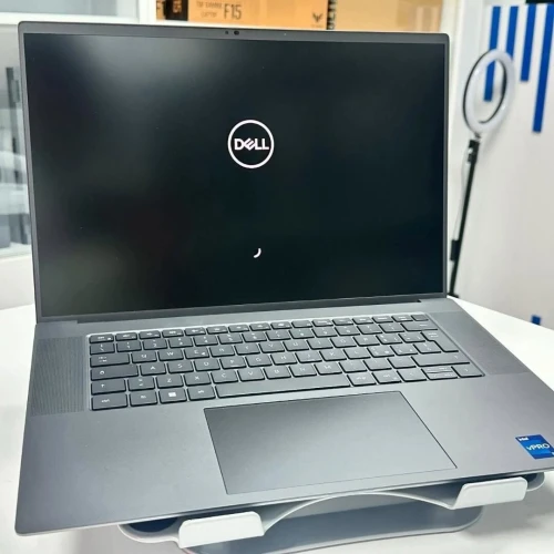 DELL PRECISION 5680/INTEL I7-13800H/32GB DDR5/512GB SSD/NVIDIA QUADRO RTX 2000 ADA 8GB/16 " FHD+ 