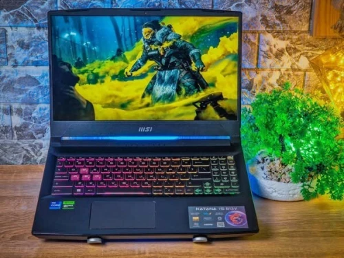 MSI KATANA 15 B12V/ INTEL i7-13700H/ RAM 16gb DDR5/DISK 512gb ssd/NIVIDIA RTX 4060/15.6 FHD 240HZ  