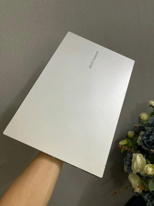 Asus vivobook M15P3Q/RYZEN 7 -5800H /16 gb ddr4 /1024 gb ssd/AMD RADEON TM graphique/15,6 OLED 120HZ