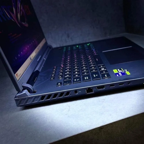 ASUS ROG STRIX G18 G834J  2023/I9-139850HX 5.5GHZ/RAM 32GB DDR5/1TB SSD/RTX 4080 12GB/ECRAN 18 POUCE