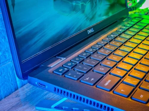 DELL LATITUDE 7420 Pro Professionnel Carbone  intel I7-1165G7 16gb ddr4 256gb ssd 14 pouce fulhd ips
