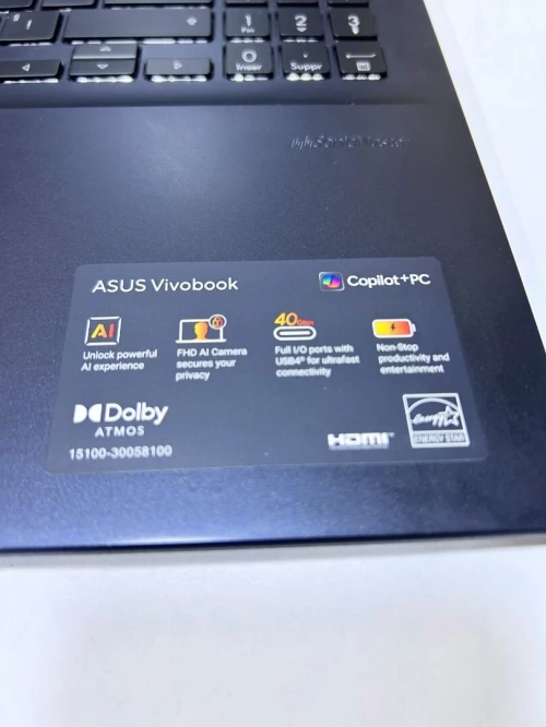 ASUS VIVOBOOK 16/Qualcomm Snapdragon X126100/RAM 16GB DD5 8448Mhz/DISK 512GB SSD NVEM GEN5/Qualcomm Adreno