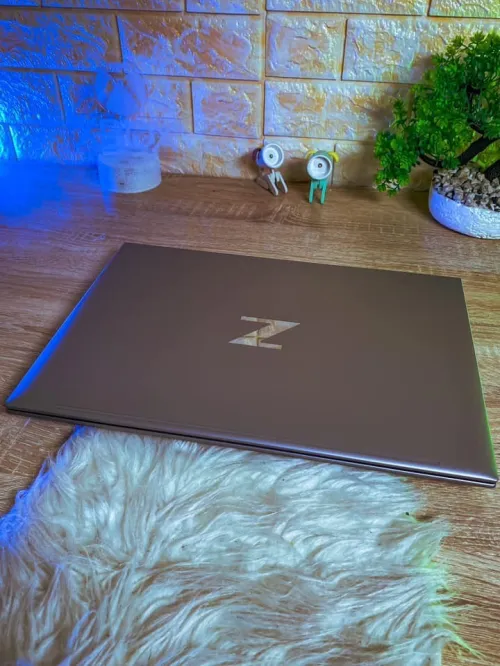HP ZBOOK FIREFLY 16 inch g9/intel i7 -1255U/ram 32Gb DDR5/disk 1024 ssd/nvidia quadro T550/16 pouce 