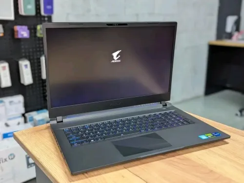 GIGABYTE AORUS 16/I7-13700H/16GB DDR5/1TB  NVME/RTX 4070 8GB/16.1" QHD+ 2.5k 240Hz