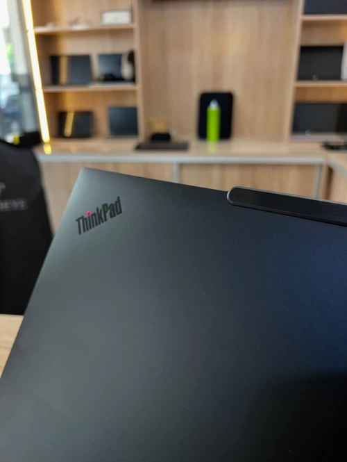 LENOVO THINKPAD P1 GEN 7 2025/ULTRA 7-165H/RAM 64GB/1TB SSD/NVIDIA RTX 4070 8GB/ECRAN 16POUCE 2K