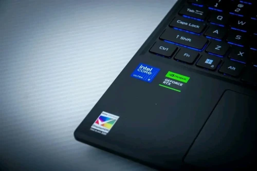 PREDATOR HELIOS 16S AI OLED/ULTRA 9-275HX/RAM 32GB/DISK 1TB  SSD/RTX 5070  8GB/16 POUCE OLED 2.5K