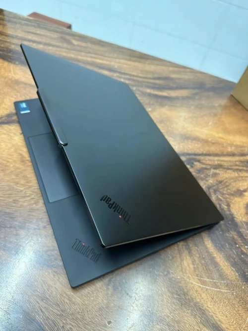 LENOVO THINKPAD P1 GEN 7 2025/Ultra 9 185H/RAM 64GB/3TB SSD/NVIDIA RTX 200ADA 8GB/ECRAN 16 2K 165HZ