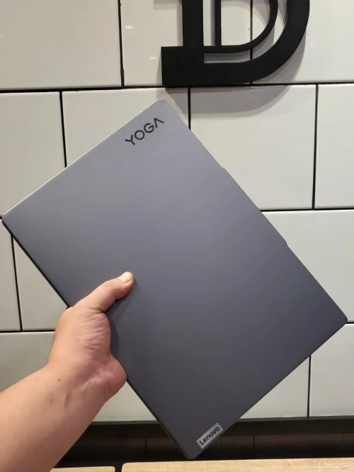  LENOVO YOGA PRO 7 2025/ULTRA 7-155H/32GB  DDR5/ 1024 GB SSD/RTX 4050 06GB/14.1 POUCE 2.8K OLED 