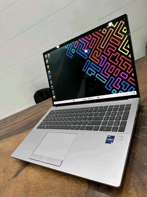 HP ZBOOK FURY 16 G11/INTEL I7-14700HX/32GB DDR5/1TB SSD/RTX 2000 ADA  8GB/16.1POUCE FHD+ IPS