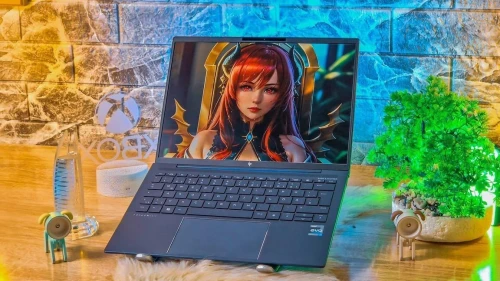 HP DRAGONFLY G3 2023 INTEL I7-1255U  VPRO EVO 5GHZ 32GB 4800MHZ 512  gb ssd nvum 14.1 IPS FHD+ IPS