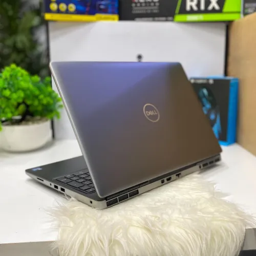  DELL PRECISION 7560 station travail/XEON W-11955M 5ghz/RAM 32GB/DISK 2.5TB SSD/RTXA4000 8G/ECRAN 4K