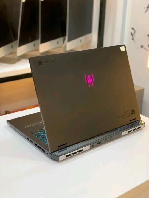 ACER PREDATOR HELIOS NEO 18 AI 2025/ULTRA 9 275HX/RAM 32GB/1TB SSD/RTX 5070/18POUCE