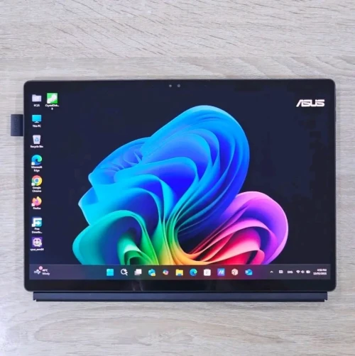 ASUS  ProArt PZ13 OLED/SnapdragonX PLUS/16GB DDR5/1TB SSD/ ECRAN 13.4 pouce 3k TACTILE