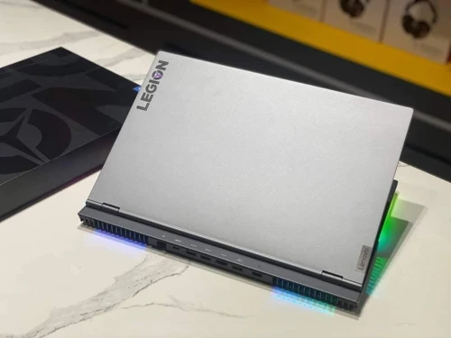 LENOVO LEGION 7 SLIM i9 14900HX /32 gb DDR5/1024 gb ssd/RTX 4070 08GB /16 POUCE QUHD 2.5K 240HZ  