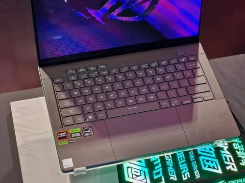 ASUS ROG ZEPHYRUS G14 GA403UI 2024/RYZEN 9-8945HS 5.5GHZ/RAM 32GB/1TB SSD/RTX 4060 8GB/14 3K OLED