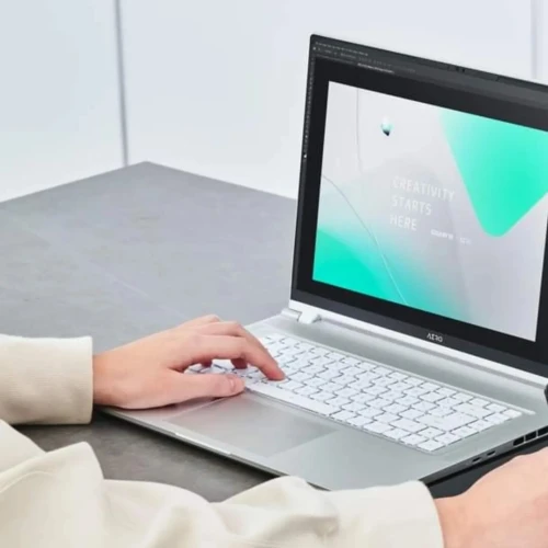AERO 16 OLED 2024/I7-13700H 5.0/16DDR5/Iris Xe Graphics 4GB/1tb SSD/NVIDIA RTX 4070/16pouce/4K UHD+