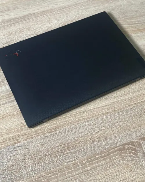 THINKPAD X1 CARBONE GEN 10/ INTEL i5-1235U EVO/disk  512 gb ssd nvme/ecran 14 2K /iris xe graphique