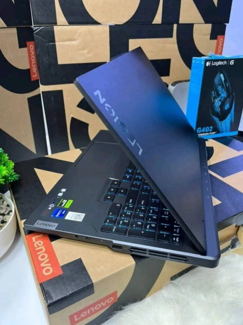 LENOVO LEGION 5 SLIM/I7-13700H 5.5ghz/16 gb ddr5/512 SSD/ NVIDIA RTX 4060 8GB/16.1  pouce 2k 165HZ  