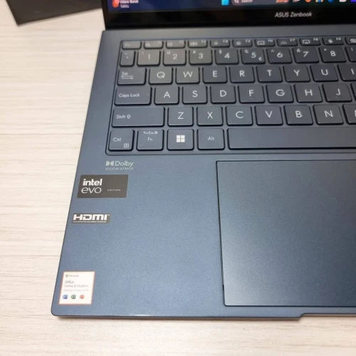 ASUS ZENBOOK S13  OLED/ULTRA 7-155U/16GB  DDR5/1TB  SSD/13.3 POUCE 2,8K  OLED/ INTEL GRAPHIQUE 4GB 