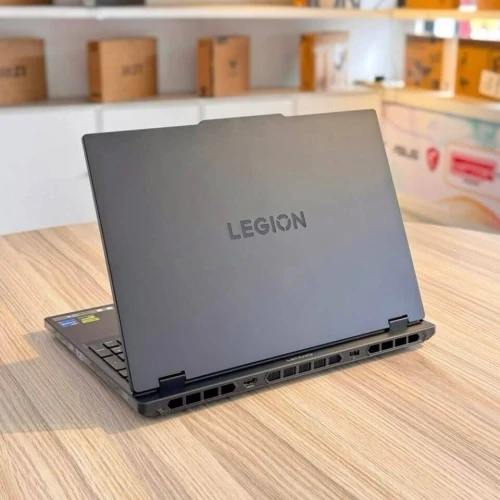 LENOVO LEGION 5 15IRX10/I7-14700HX 5,3GHZ/32 GB DDR5/1024 SSD NVEM/RTX 5070 8GB/ECRAN 15.1 POUCE 2.5K 240HZ OLED