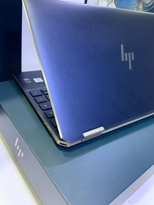 HP SPECTRE X360 CONVERTIBLE  intel I7-1065G7   4.6 ghz 8 gb ddr4  3700 hz 2000 gb ssd nvum 2T 