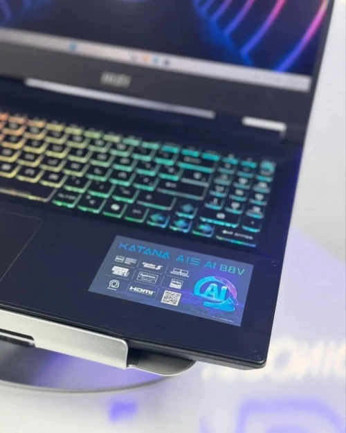 MSI KATANA AI 15 B13VE/RYZEN 7-8845HS/16GB DDR5/512GB SSD/RTX 4060 6GB/15.6  2.5K  IPS 165HZ