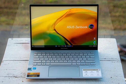 ASUS ZENBOOK PRO 14 OLED/INTEL I7-1360P /RAM 16GB DDR5/1TB SSD/14 pouce 3K OLED  120HZ