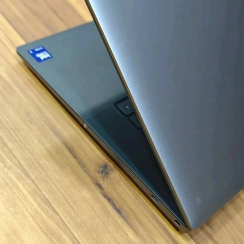 DELL PRECISION 5690 STATION DE TRAVAIL /INTEL ULTRA 9-185H 5GHZ /RAM 64GB DDR5 /DISK 1TB SSD NVEM /NVIDIA RTX A2000 ADA 08GB  /ECRAN 16.1 POUCE FHD+ IPS