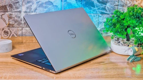 DELL XPS 15 9530/I7 13700H/RAM 32GB/1TB SSD/NVIDIA RTX 4060 8GB/15.6 4K OLED TACTILE 