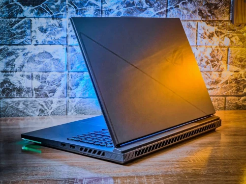 ASUS ROG STRIX G18/INTEL I9-14900HX/RAM 32GB DDR5/DISK1024 GB/NVIDIA RTX 4070/18 POUCE 2.5K 240HZ