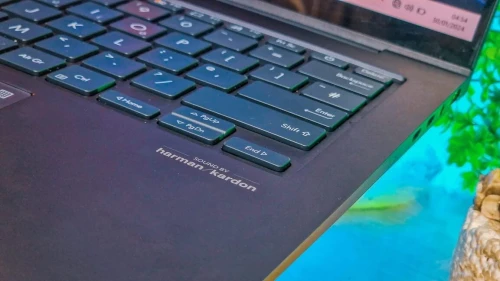  ASUS ZENBOOK 14 OLED/INTEL I7 -1260P/16GB  DDR5/512GB SSD/14 POUCE 2.8K  OLED 90 hz TACTILE 