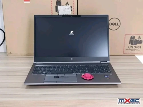 HP ZBOOK FURY 17 G8 station de TRAVAIL \ intel i7 -11850H \RAM 16GB  DDR4. 3200hz\DISK 512GB SSD NVUM \nvidia quadro RTXA3000 6gb up 16gb\ecran 17.3  pouce FUH IPS