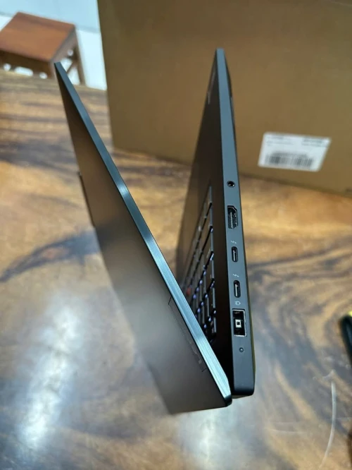 LENOVO THINKPAD P1 GEN 7 2025/Ultra 9 185H/RAM 64GB/3TB SSD/NVIDIA RTX 200ADA 8GB/ECRAN 16 2K 165HZ