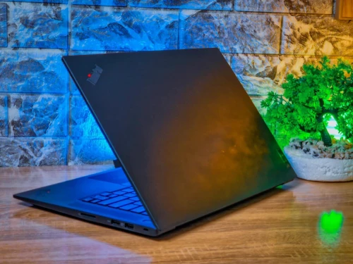 LENOVO THINKPAD P1 GEN 4/intel I7-11850H/RAM 16GB/ 512GB ssd/NVIDIA A2000 4GB/16 pouce 2.5K IPS  
