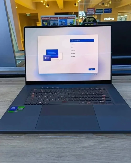 ASUS ROG ZEPHYRUS G16/ULTRA 9 -285H/32GB DDR5/1TB SSD/RTX 5070 8GB/16 POUCE  OLED 2.5K 240HZ